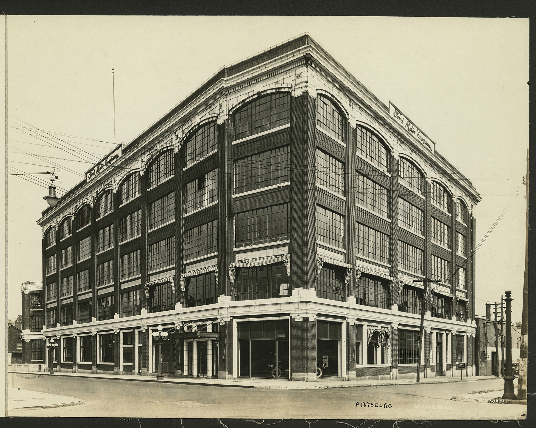 Ford Motor Co. Assembly Plant in Pittsburgh in 1923. 