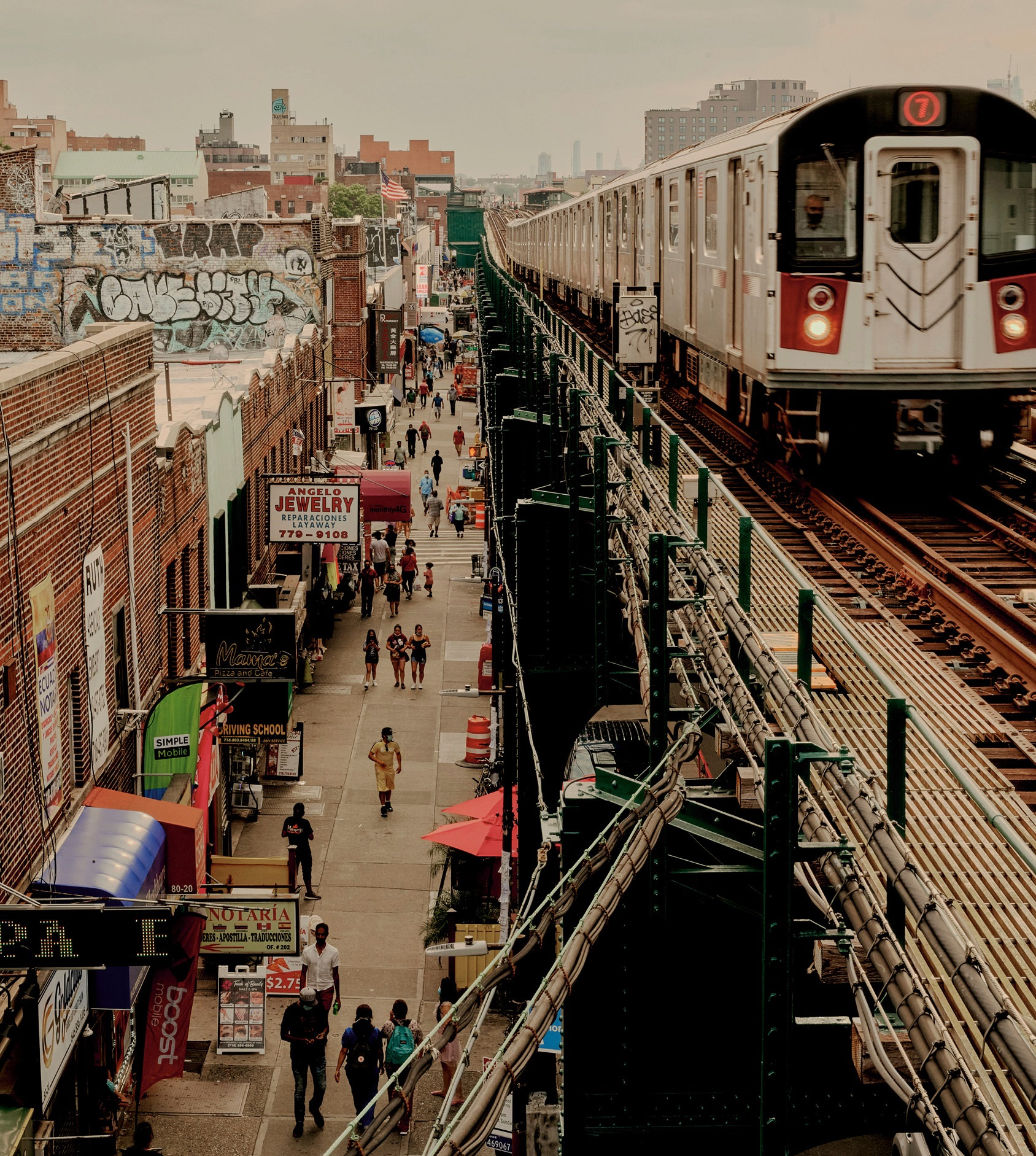 Book offers architectural walking tour vignettes of New York City