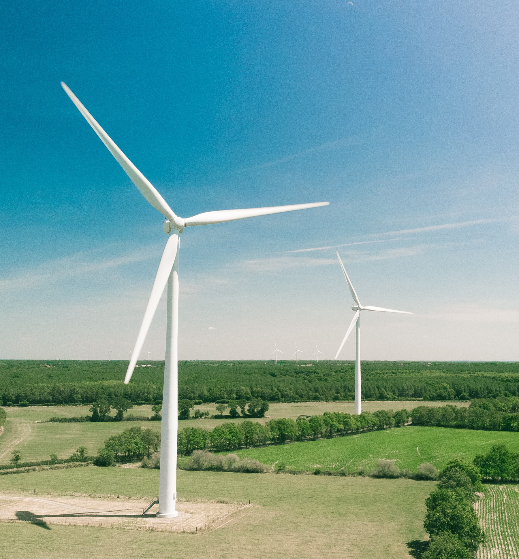 WIND TURBINE
