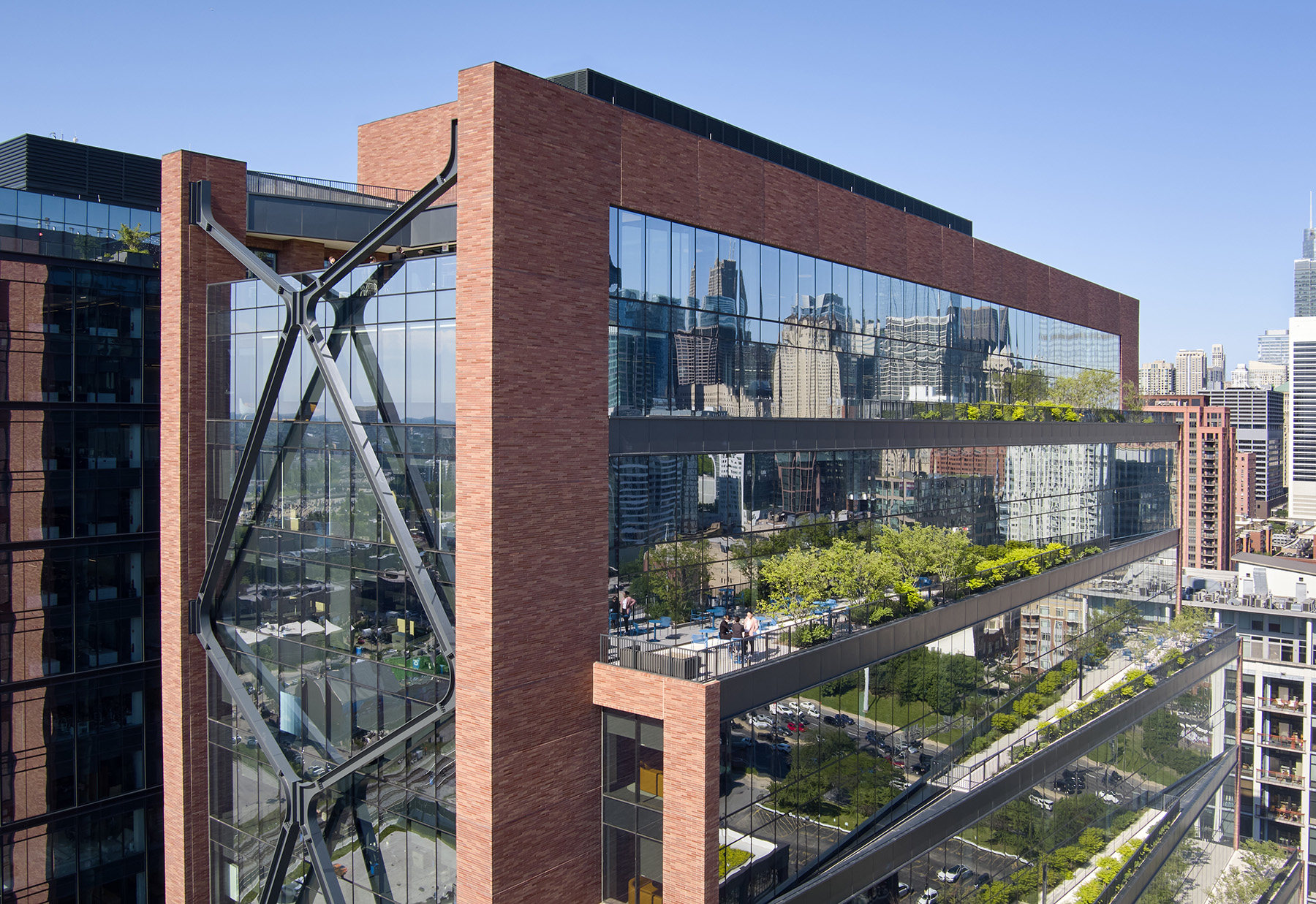 Smart building in Chicago showcases innovative design, inside and out